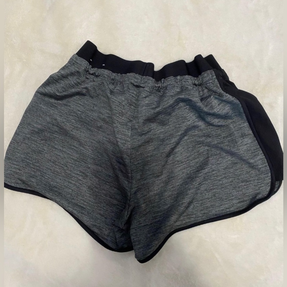 Shorts - Picture 3 of 3